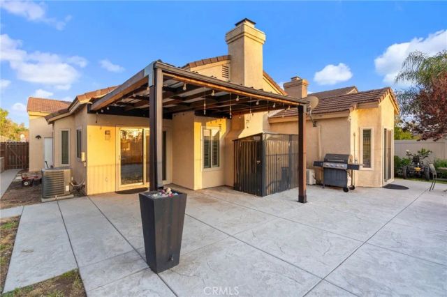 28966 Shadow Creek, Highland, CA 92346