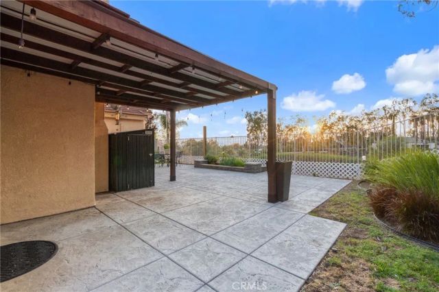 28966 Shadow Creek, Highland, CA 92346