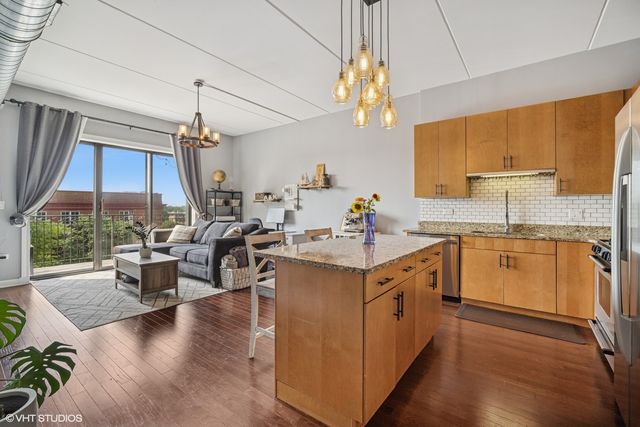 3125 W fullerton Avenue 517, Chicago, IL 60647