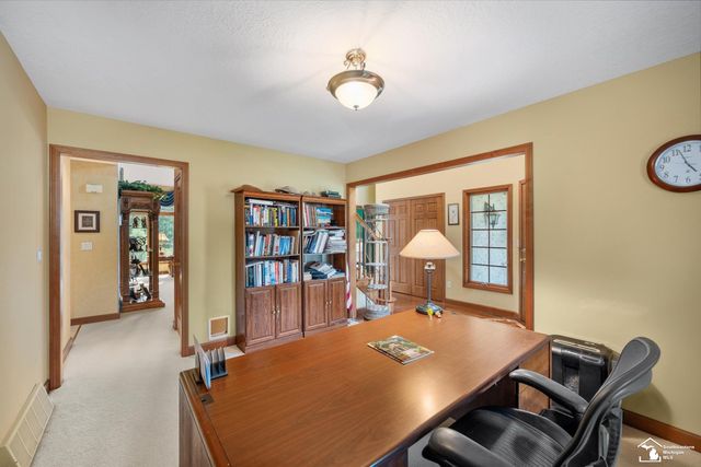 862 Saint James Park Avenue, Monroe, MI 48161