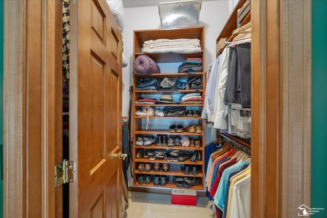 862 Saint James Park Avenue, Monroe, MI 48161