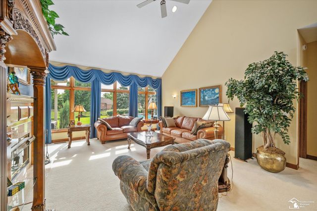 862 Saint James Park Avenue, Monroe, MI 48161