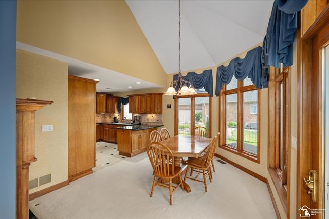 862 Saint James Park Avenue, Monroe, MI 48161