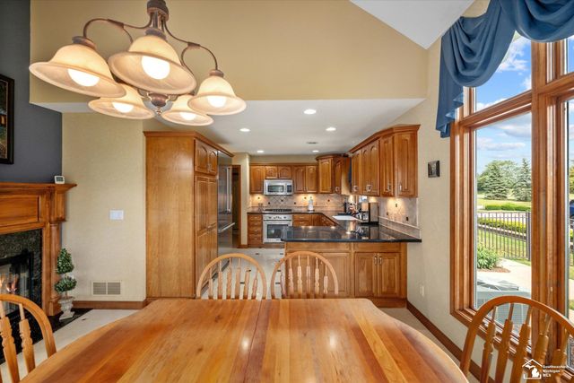 862 Saint James Park Avenue, Monroe, MI 48161