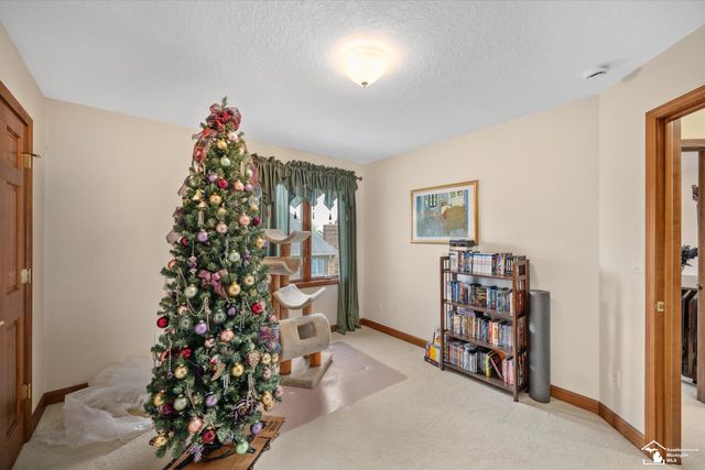 862 Saint James Park Avenue, Monroe, MI 48161