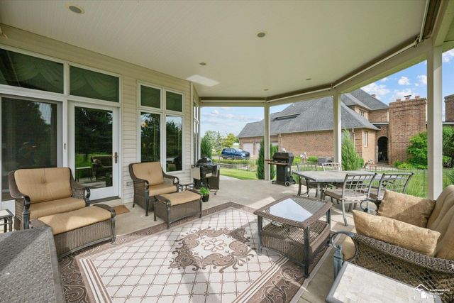 862 Saint James Park Avenue, Monroe, MI 48161