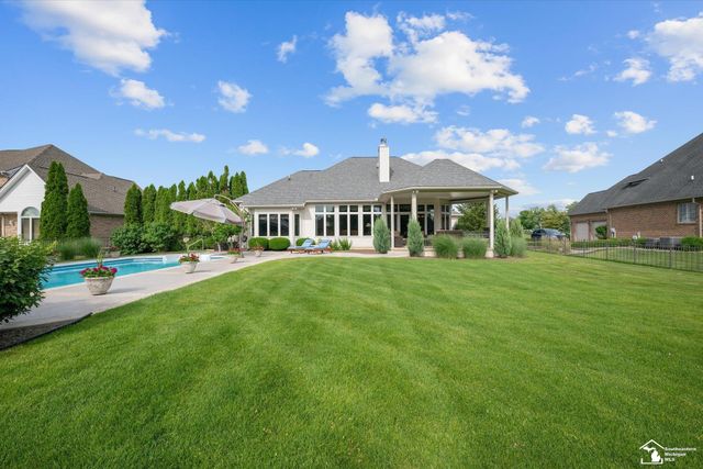 862 Saint James Park Avenue, Monroe, MI 48161