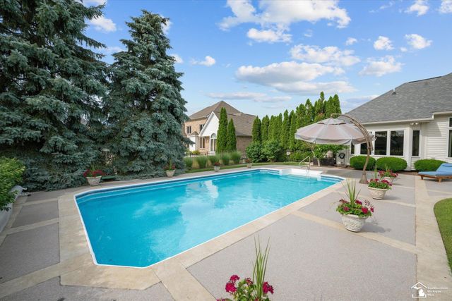 862 Saint James Park Avenue, Monroe, MI 48161