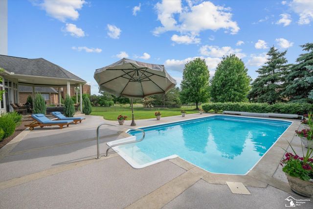 862 Saint James Park Avenue, Monroe, MI 48161