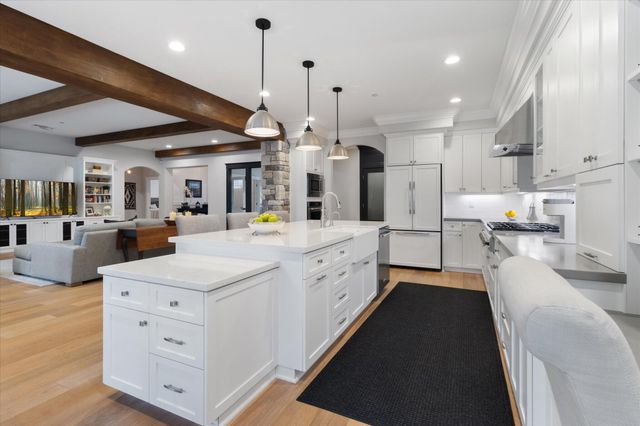 3385 Wimbledon Drive, Redding, CA 96002