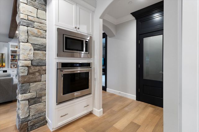 3385 Wimbledon Drive, Redding, CA 96002