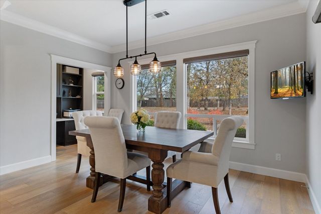 3385 Wimbledon Drive, Redding, CA 96002