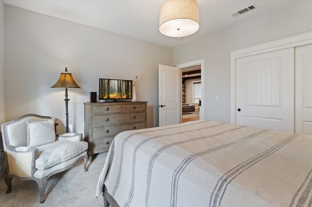 3385 Wimbledon Drive, Redding, CA 96002