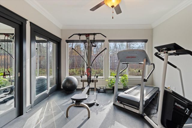 3385 Wimbledon Drive, Redding, CA 96002