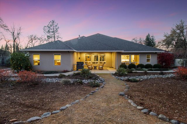 3385 Wimbledon Drive, Redding, CA 96002