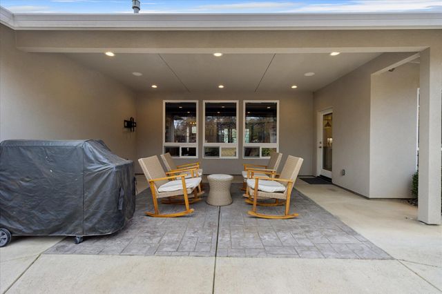 3385 Wimbledon Drive, Redding, CA 96002