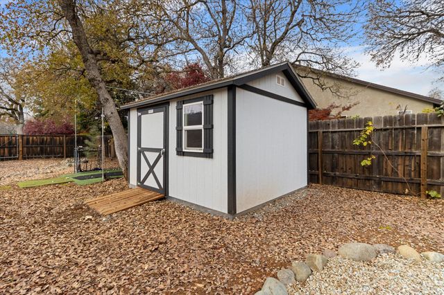 3385 Wimbledon Drive, Redding, CA 96002