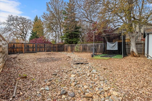 3385 Wimbledon Drive, Redding, CA 96002