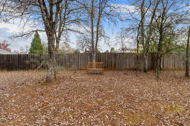3385 Wimbledon Drive, Redding, CA 96002