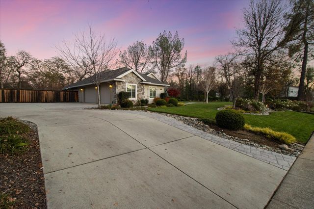 3385 Wimbledon Drive, Redding, CA 96002
