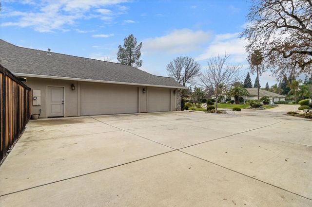3385 Wimbledon Drive, Redding, CA 96002