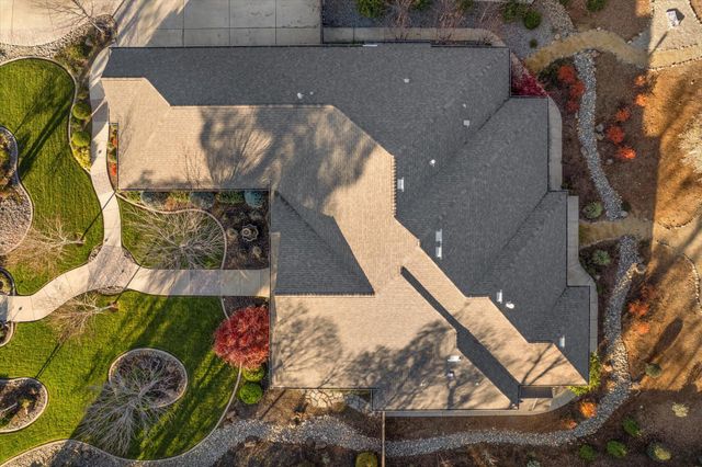 3385 Wimbledon Drive, Redding, CA 96002