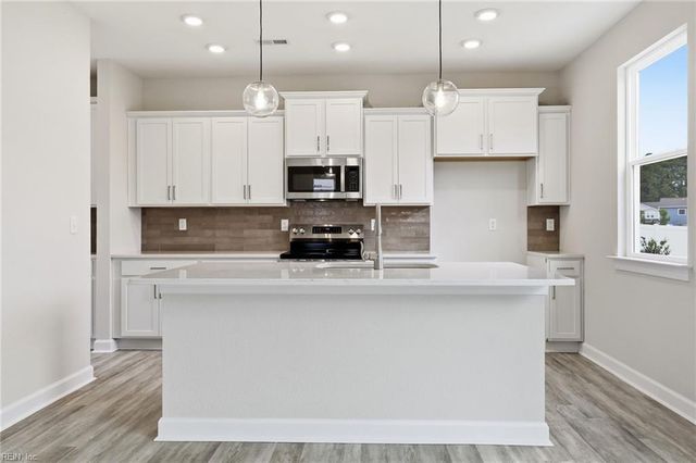 322 Tarn CT, Suffolk, VA 23434