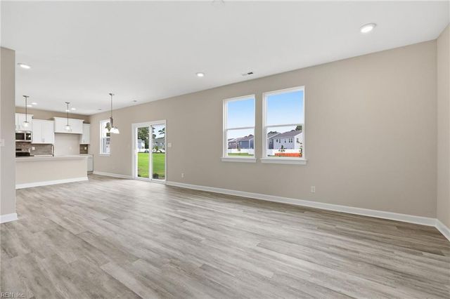 322 Tarn CT, Suffolk, VA 23434