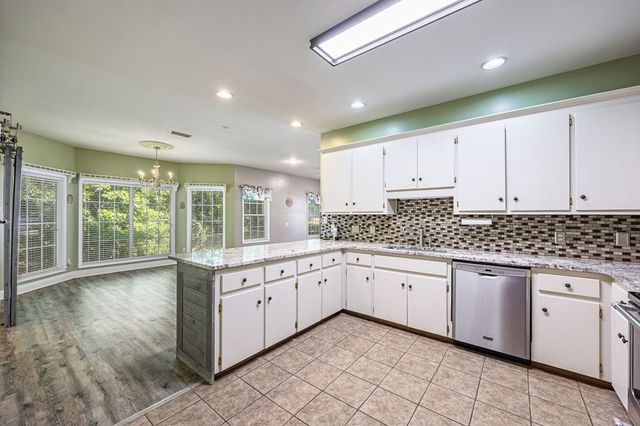 667 Fuller Rd, Dothan, AL 36301