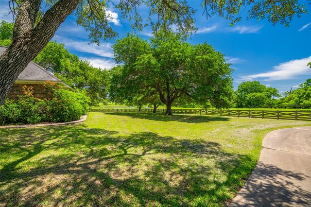 7900 Old Gay Hill Rd, Brenham, TX 77833