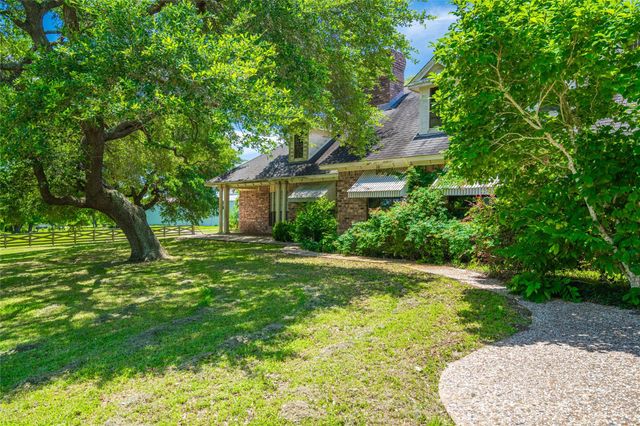 7900 Old Gay Hill Rd, Brenham, TX 77833