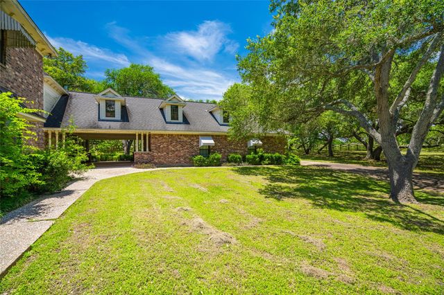 7900 Old Gay Hill Rd, Brenham, TX 77833