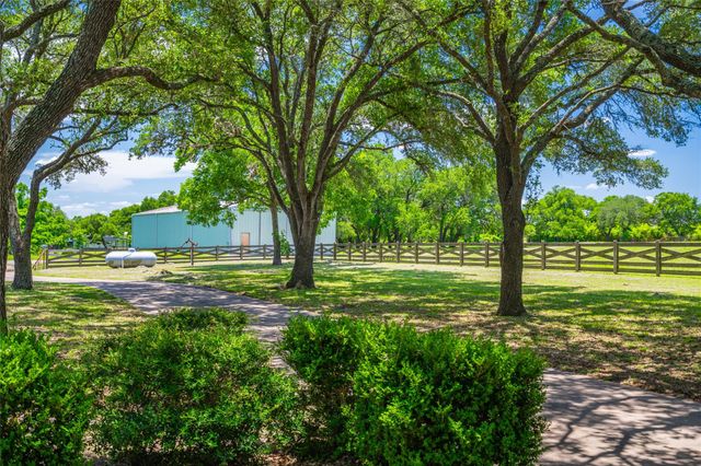 7900 Old Gay Hill Rd, Brenham, TX 77833