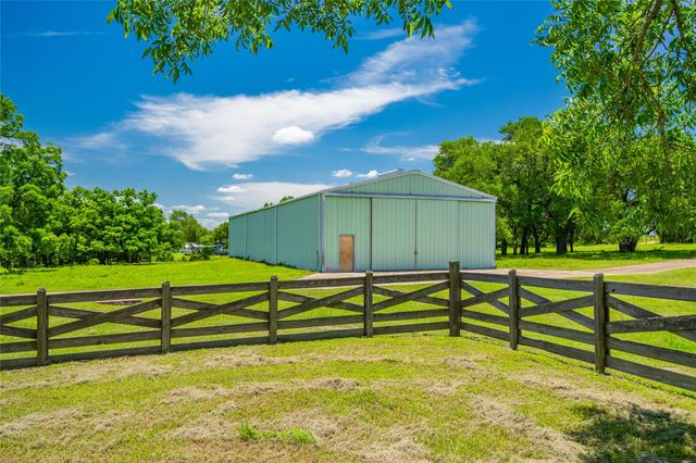 7900 Old Gay Hill Rd, Brenham, TX 77833