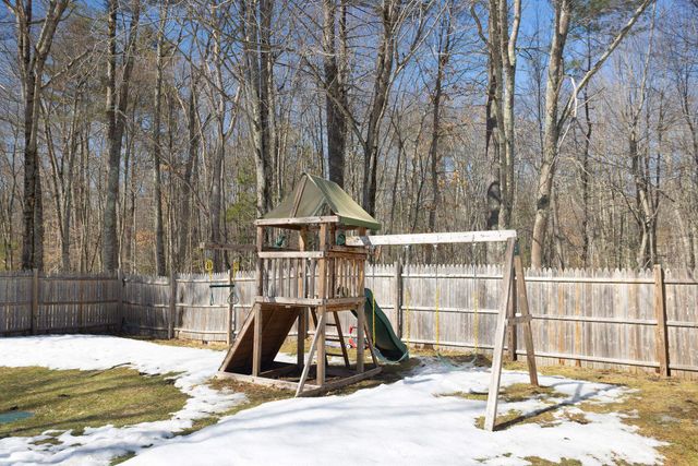 19 Pinewood Drive, Somersworth, NH 03878