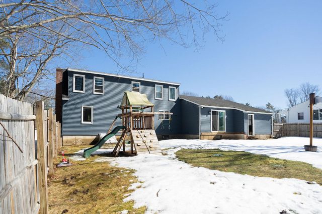 19 Pinewood Drive, Somersworth, NH 03878