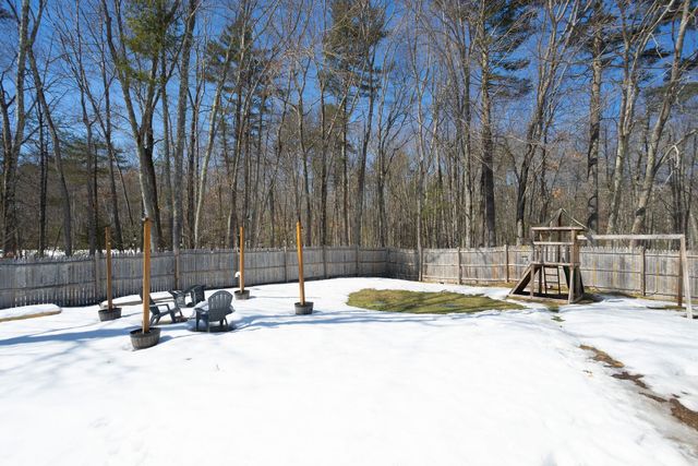 19 Pinewood Drive, Somersworth, NH 03878