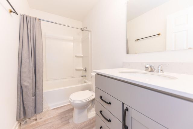 6035 Ravine Court, Ypsilanti Twp, MI 48197