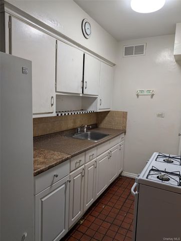 207-11 Hillside Avenue, Queens Village, NY 11427
