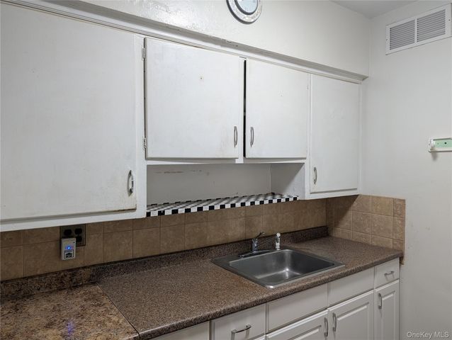 207-11 Hillside Avenue, Queens Village, NY 11427