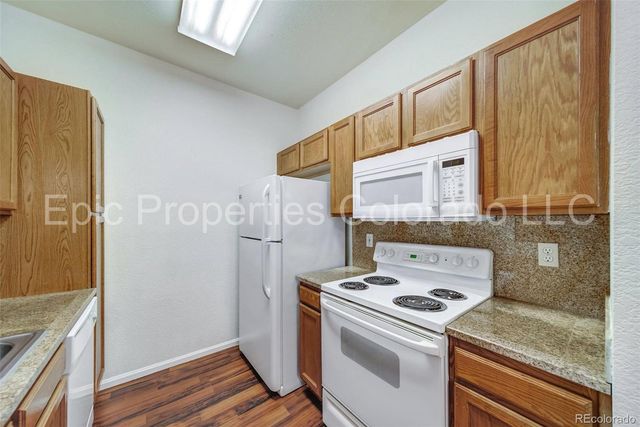 911 S Zeno Way 104, Aurora, CO 80017