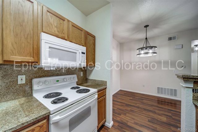 911 S Zeno Way 104, Aurora, CO 80017