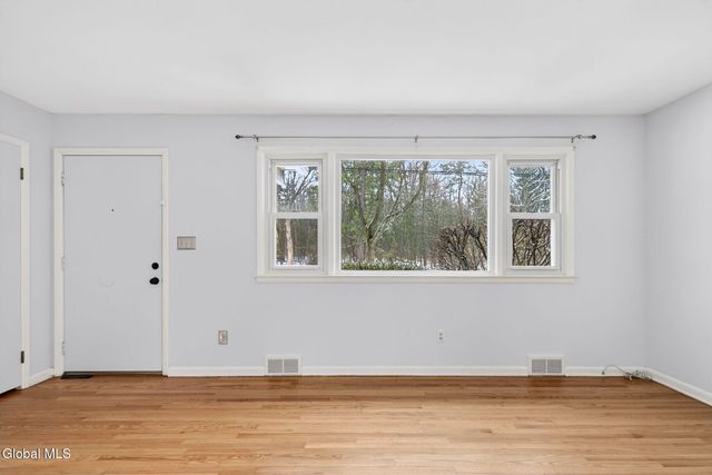 1165 Cresse Avenue, Schenectady, NY 12309