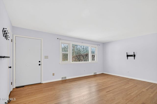 1165 Cresse Avenue, Schenectady, NY 12309