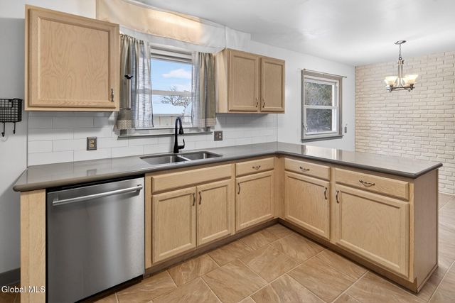 1165 Cresse Avenue, Schenectady, NY 12309