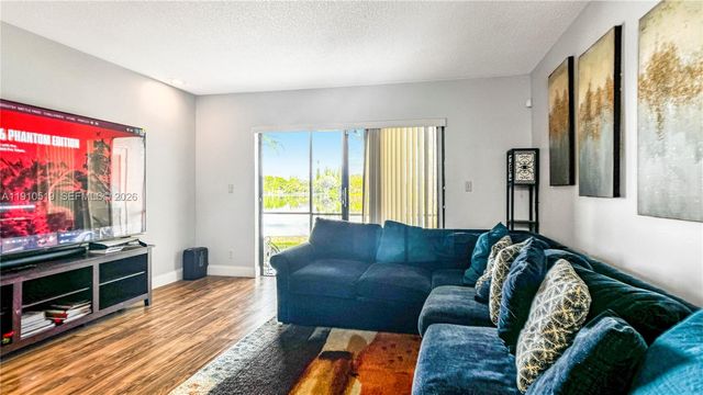 6405 W Oakland Park Boulevard 2, Lauderhill, FL 33313