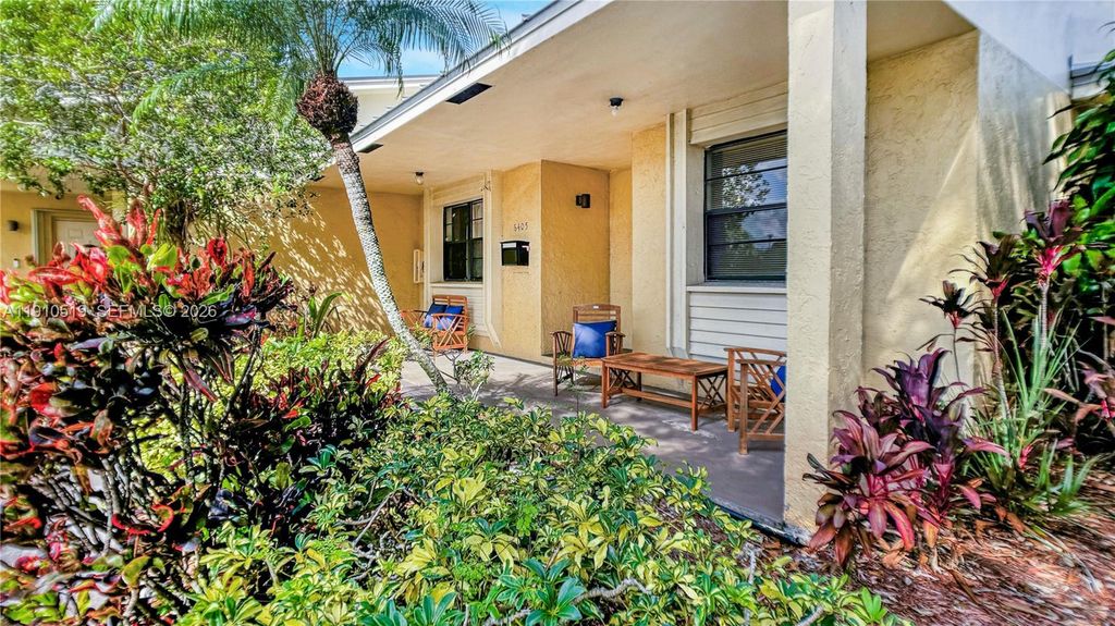 6405 W Oakland Park Boulevard 2, Lauderhill, FL 33313