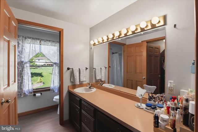 1808 BLACKLATCH LN, Middletown, PA 17057