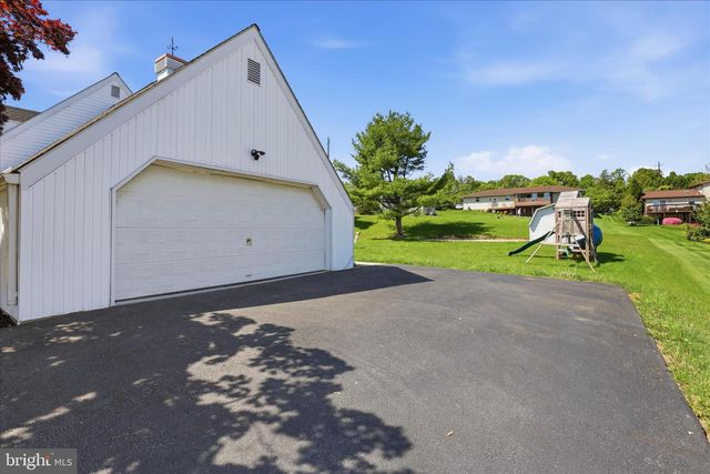 1808 BLACKLATCH LN, Middletown, PA 17057