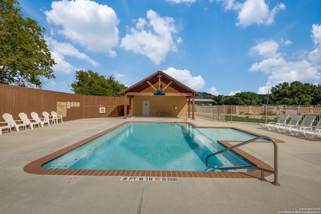 540 River Run Apt 102, New Braunfels, TX 78132